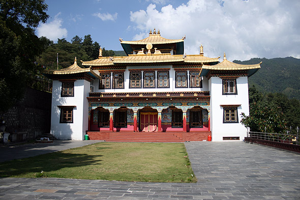 Тибетский монастырь Namkha Khyung Zong Monastery