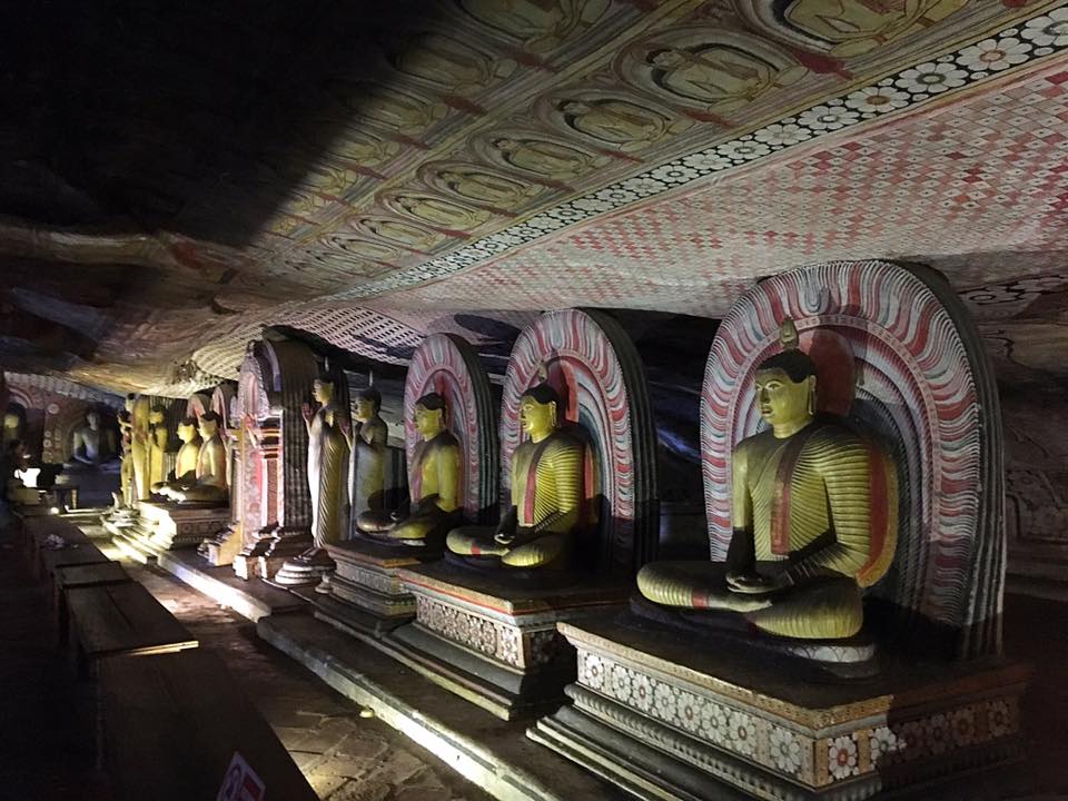 Пещерный храм в Дамбулле (Dambulla Cave Temple)